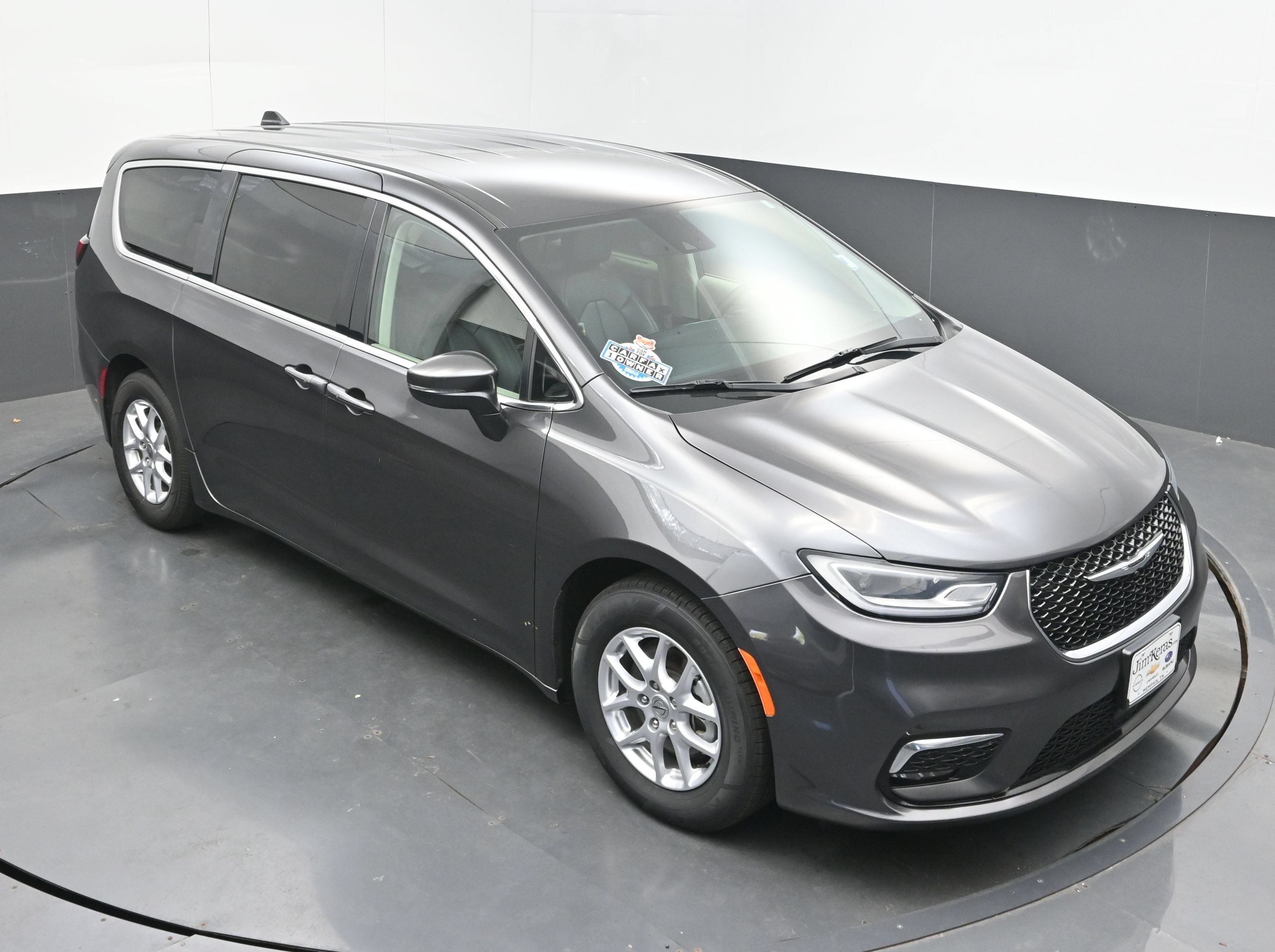 Used 2023 Chrysler Pacifica Touring-L FWD image 32