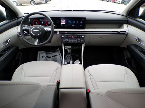 Used 2025 Hyundai Tucson SE image 8