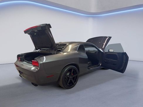 Used 2014 Dodge Challenger SXT RWD image 14