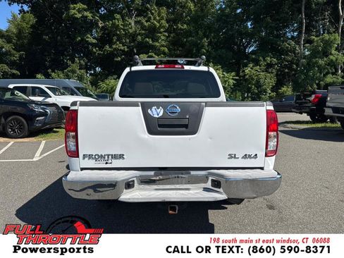 Used 2011 Nissan Frontier SL w/ Moonroof Pkg image 8