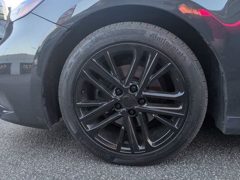 Used 2025 Toyota Camry XLE image 3