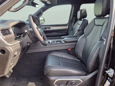 New 2026 Jeep Grand Wagoneer 4WD w/ Premium Group I image 16