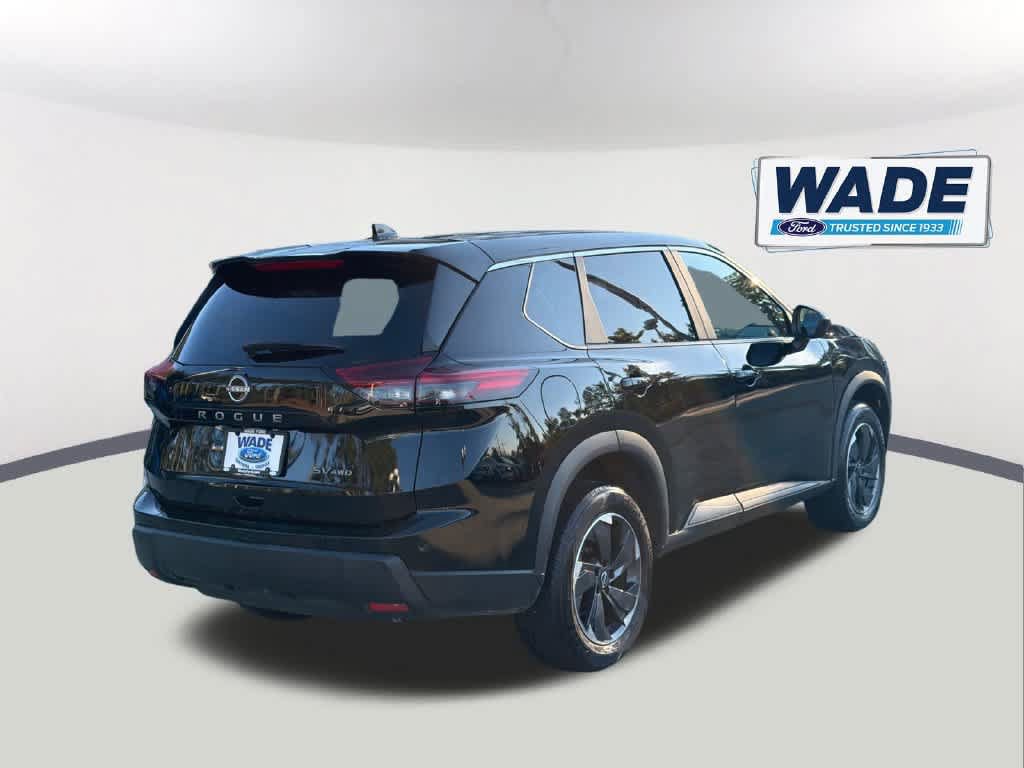 Used 2024 Nissan Rogue SV AWD/4WD image 5