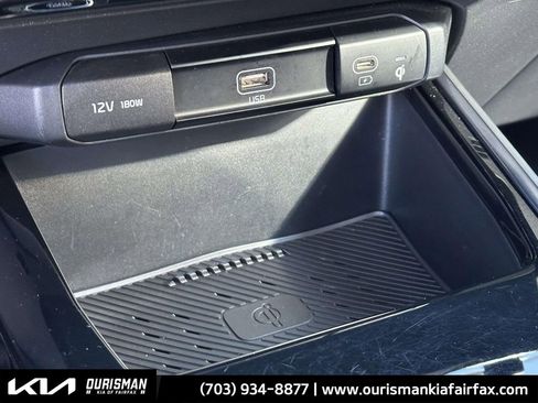 Used 2023 Kia Niro EX Touring image 7