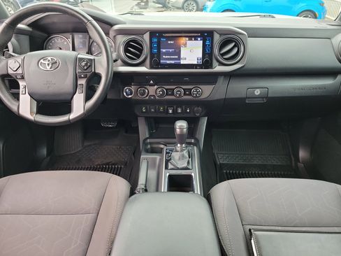 Used 2019 Toyota Tacoma TRD Off-Road w/ Technology Package image 15