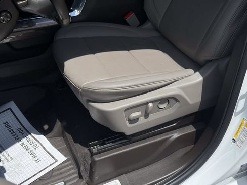 Used 2024 Chevrolet Silverado 1500 LTZ w/ LTZ Premium Package AWD/4WD image 15