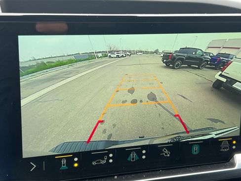 Used 2023 Chevrolet Silverado 1500 High Country image 22