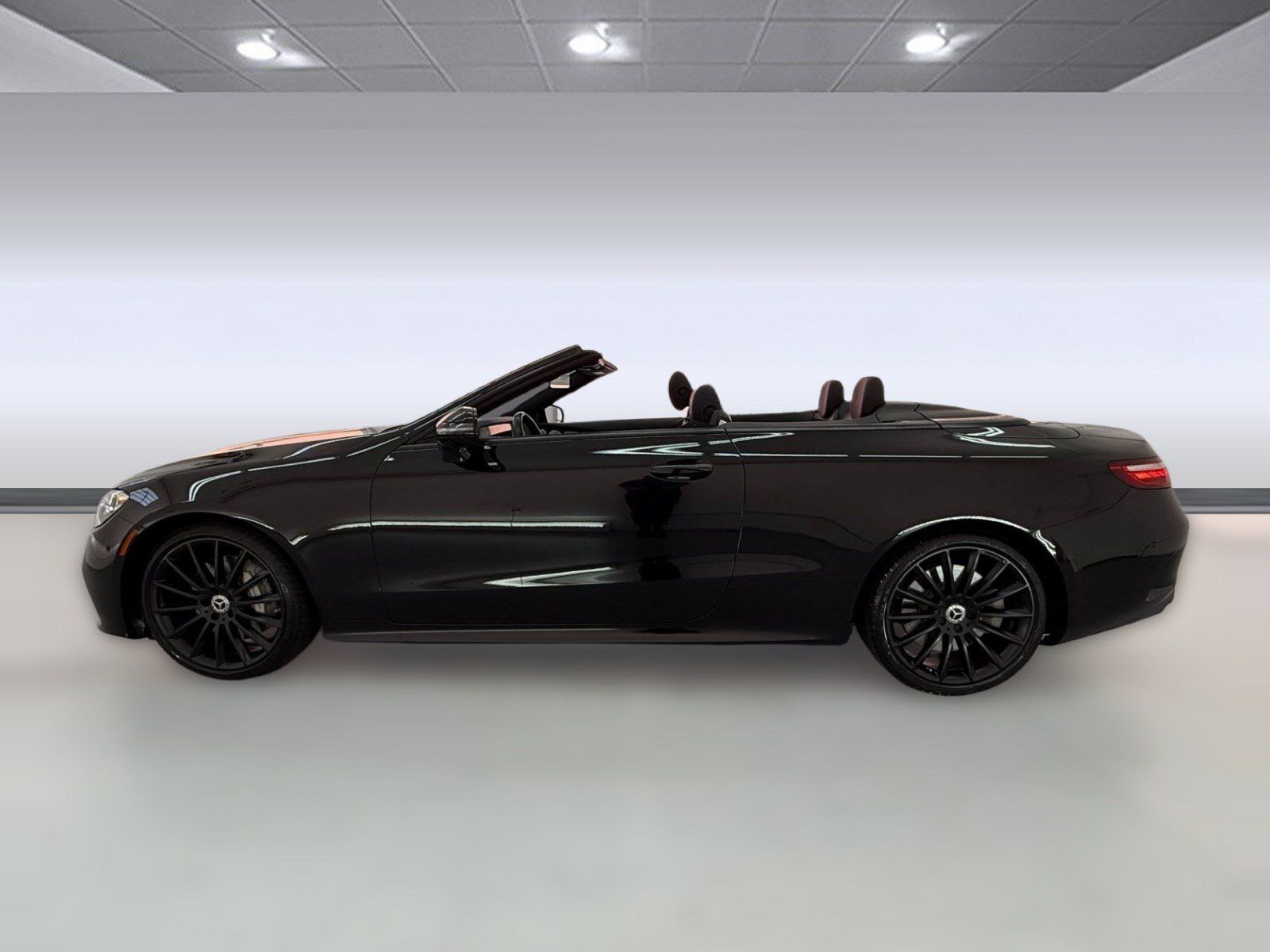 Used 2023 Mercedes-Benz E 450 Cabriolet image 2