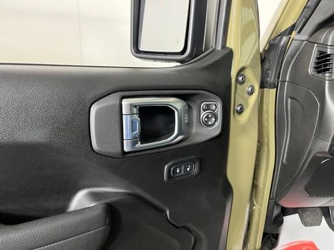 Used 2026 Jeep Gladiator Sport AWD/4WD image 16