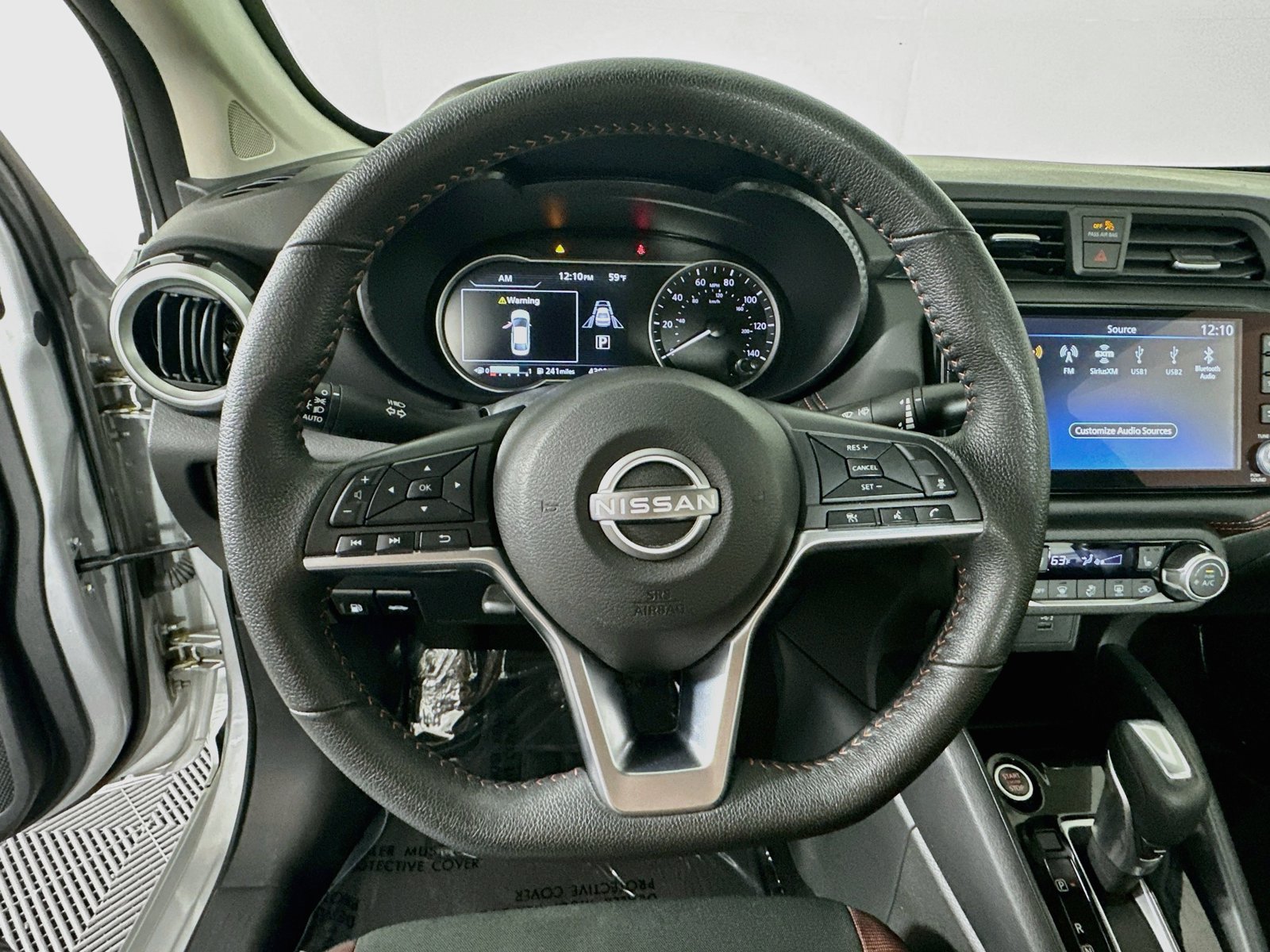 Used 2024 Nissan Versa SR FWD image 12