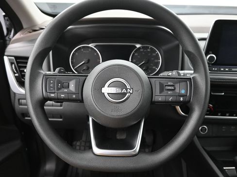 Used 2022 Nissan Rogue SV AWD/4WD image 13