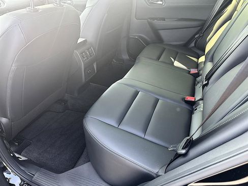 Certified 2023 Nissan Rogue SV w/ SV Premium B Package FWD image 14