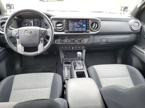 Used 2020 Toyota Tacoma TRD Off-Road w/ Technology Package AWD/4WD image 13
