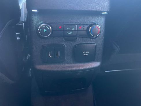 Used 2017 Ford Explorer Limited image 18