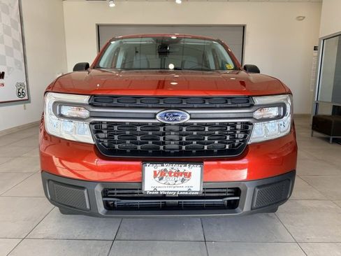 Used 2022 Ford Maverick XLT image 2
