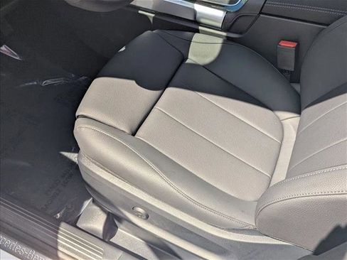 New 2026 Mercedes-Benz GLB 250 image 4