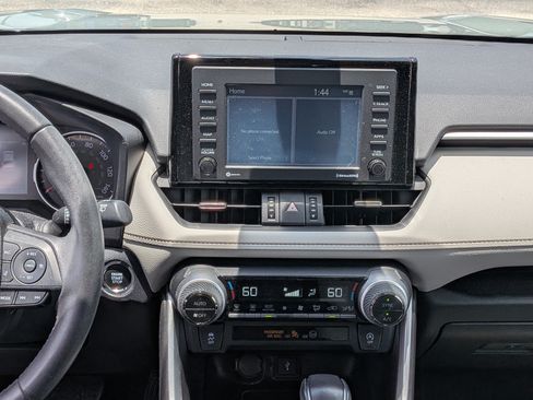 Used 2022 Toyota RAV4 XLE Premium FWD image 19
