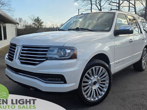 Used 2017 Lincoln Navigator Reserve image 1
