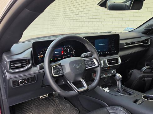 Used 2025 Ford Mustang Premium RWD image 6