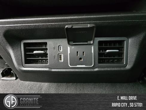 Used 2024 GMC Sierra 1500 SLT AWD/4WD image 35
