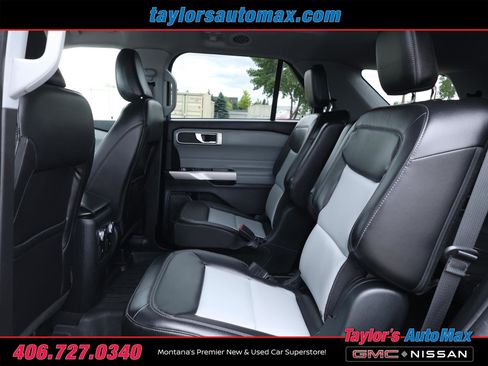 Used 2022 Ford Explorer XLT w/ XLT Sport Appearance Package image 6