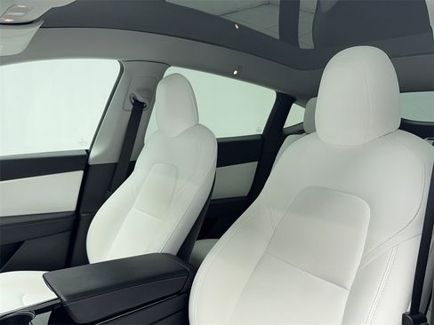 Used 2021 Tesla Model Y 2WD image 38