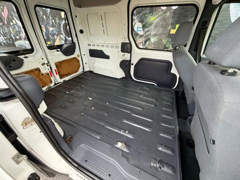 Used 2013 Ford Transit Connect XLT image 46