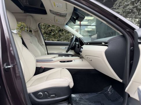 Used 2023 Genesis GV70 2.5T w/ Advanced Package image 33