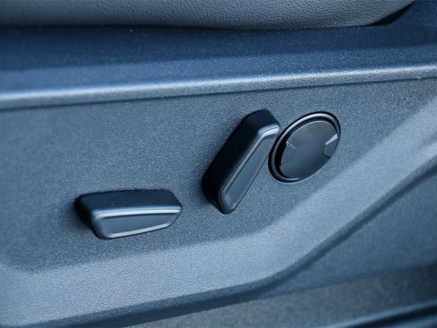 New 2026 Ford F250 Lariat w/ Black Appearance Package image 23