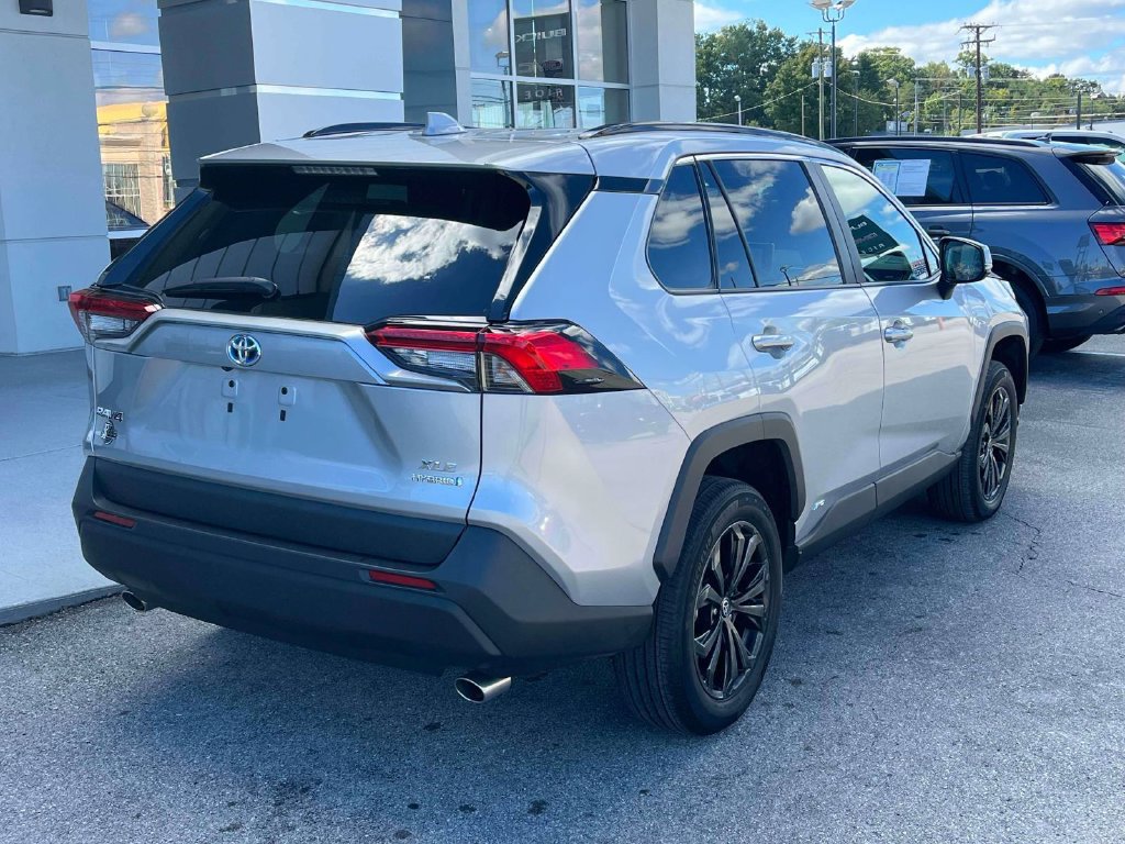 Used 2023 Toyota RAV4 XLE Premium AWD/4WD image 3