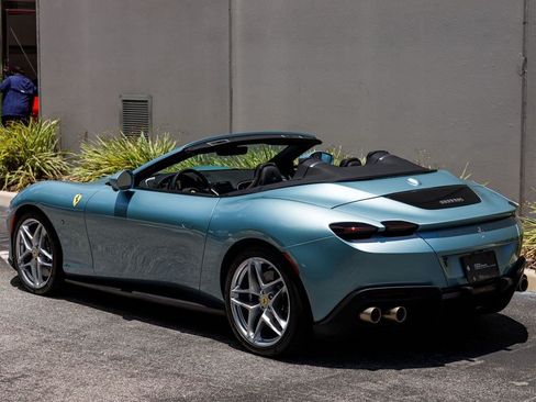 Used 2026 Ferrari Roma Spider RWD image 3