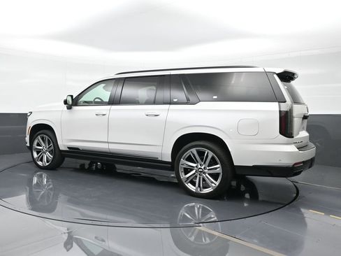 Certified 2025 Cadillac Escalade ESV Sport Platinum AWD/4WD image 3