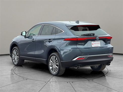 Used 2023 Toyota Venza Limited image 4