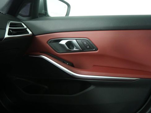 Certified 2025 BMW 330i Sedan image 30