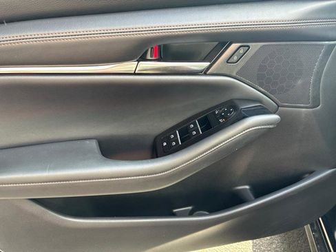 Used 2022 MAZDA MAZDA3 s image 11
