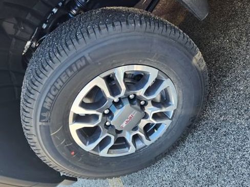 New 2026 GMC Sierra 2500 SLT w/ SLT Premium Package image 21