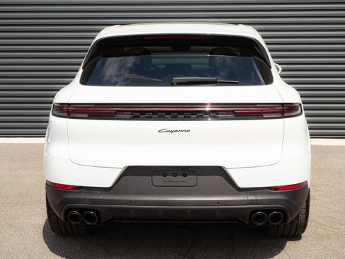 Certified 2024 Porsche Cayenne image 29