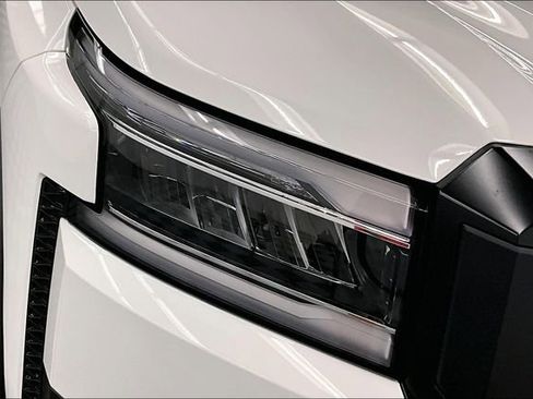 New 2025 Nissan Frontier PRO-4X w/ Pro Convenience Package image 13