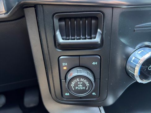 Used 2025 Ford F150 Lariat w/ Equipment Group 502A High AWD/4WD image 23