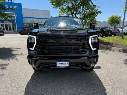 Used 2024 Chevrolet Silverado 2500 LT w/ Midnight Edition AWD/4WD image 8