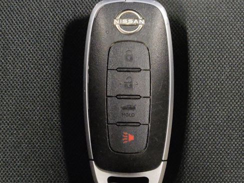 Used 2025 Nissan Versa SV FWD image 32