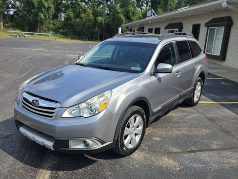 Used 2011 Subaru Outback 2.5i Limited w/ PWR Moonroof Pkg AWD/4WD image 8
