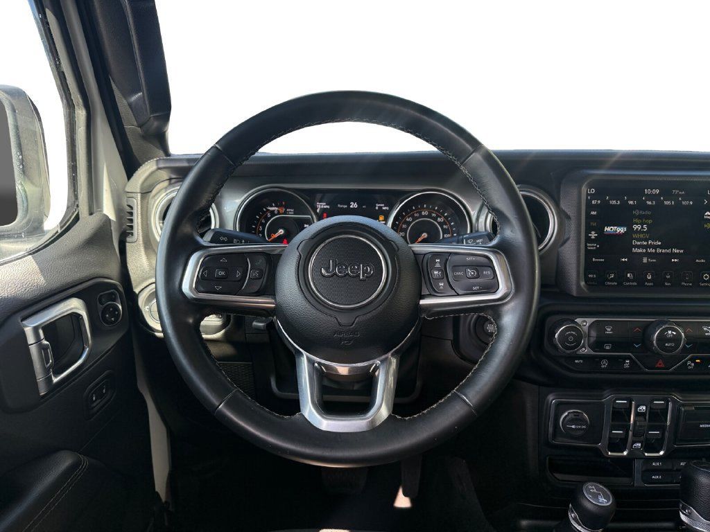 Used 2022 Jeep Gladiator Overland w/ LED Lighting Group AWD/4WD image 12