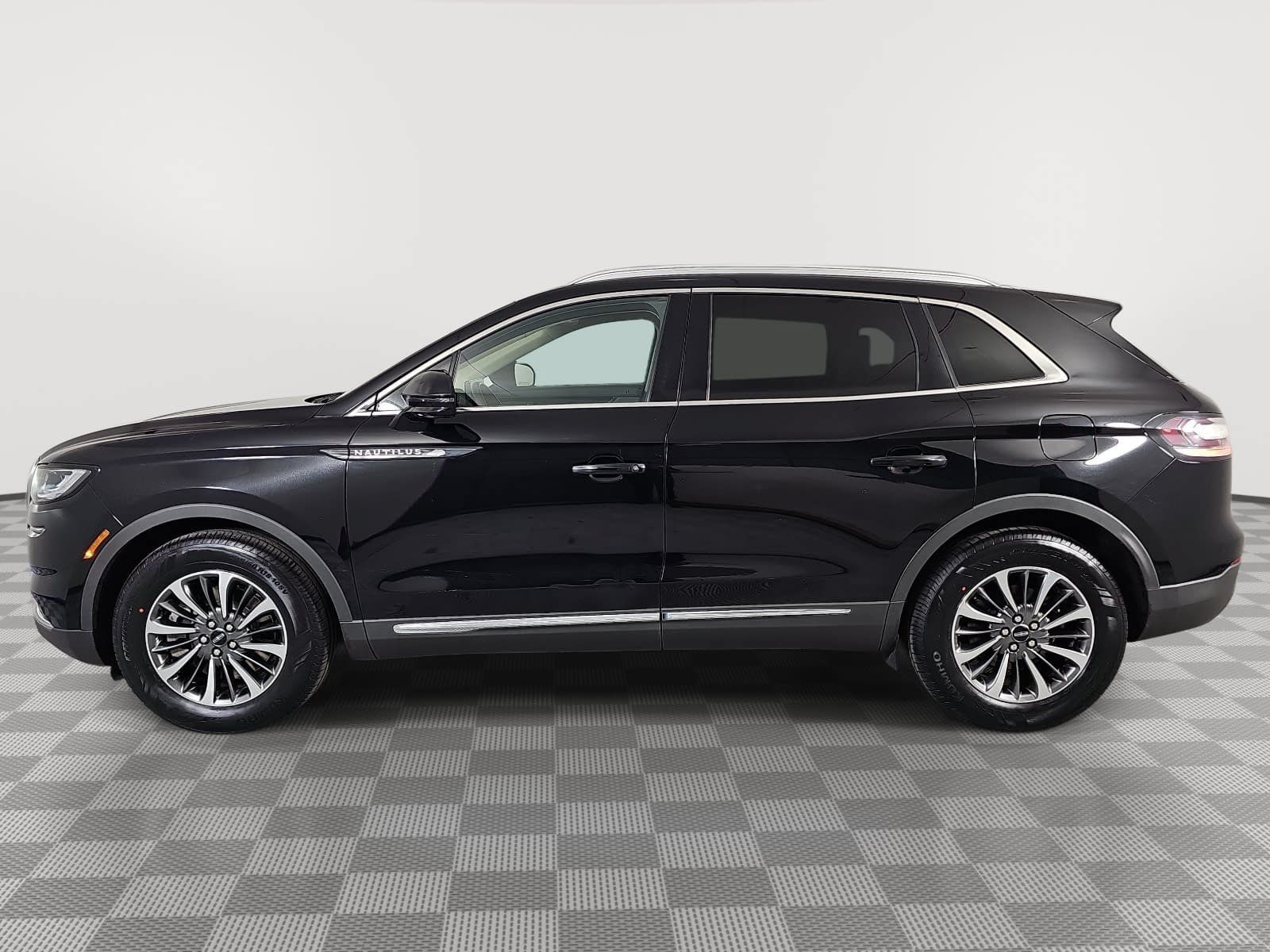 Used 2021 Lincoln Nautilus FWD w/ Equipment Group 101A image 5