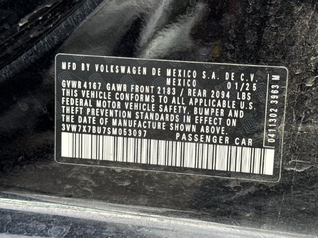 Used 2025 Volkswagen Jetta SE FWD image 17