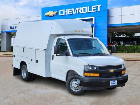 New 2025 Chevrolet Express 3500 w/ Power Convenience Package RWD image 3
