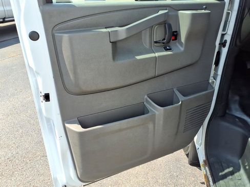 Used 2018 Chevrolet Express 3500 Extended w/ Driver Convenience Package RWD image 18
