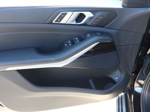 Used 2025 BMW X5 xDrive50e w/ Parking Assistance Package image 15