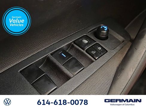 Used 2020 Toyota Corolla LE FWD image 24