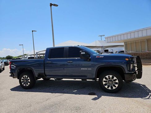 Used 2026 Chevrolet Silverado 2500 Custom w/ Z71 Off-Road Package AWD/4WD image 9